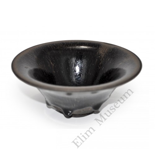 1447 A Song Jian-Ware “silver hair” wave bowl